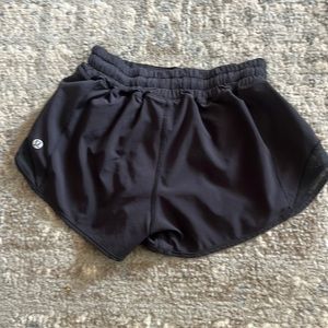 Lululemon Tracker Low-Rise Lined Short size 2